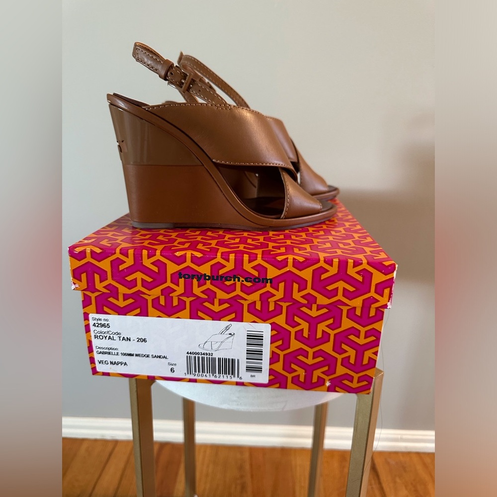 Tory Burch size 6 wedges